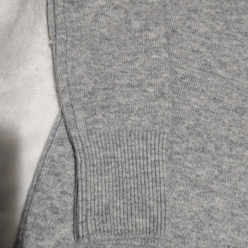 Gray Star Pattern Sweater - Picture 8 of 9